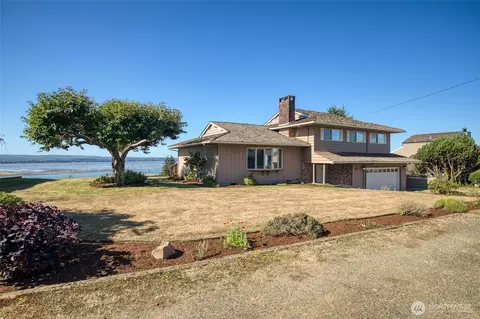 316 Beacon Hill Dr, Hoquiam, WA 98550