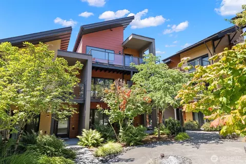 1723 9th Pl NE, Issaquah, WA 98029