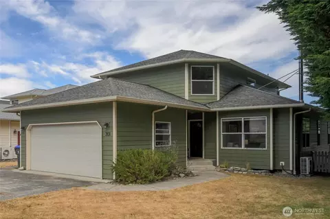 301 NW Broadway St, Coupeville, WA 98239