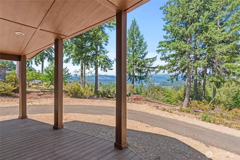 160 E Spruce St, Union, WA 98592