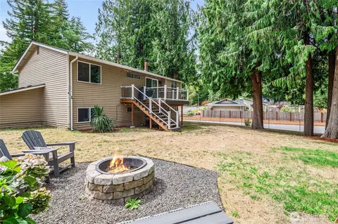 679 NE Conifer Dr, Bremerton, WA 98311