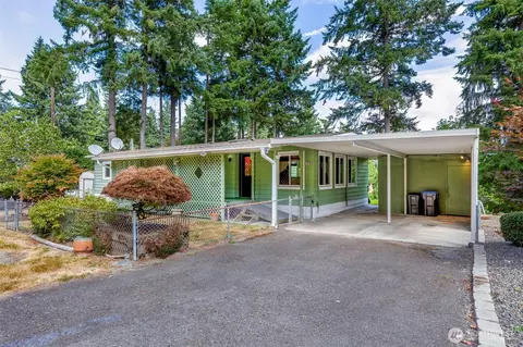 940 Yoder Ln NE, Bremerton, WA 98311