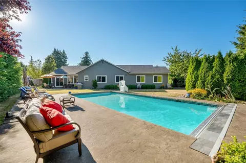 12145 Muir Field Ct, Burlington, WA 98233