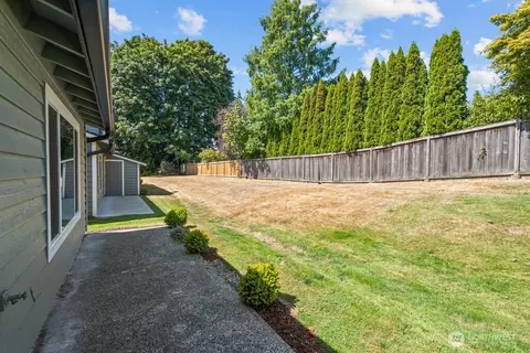 Exterior - 21515 4th Ave W #A71, Bothell, WA 98021 photo 2 of 4
