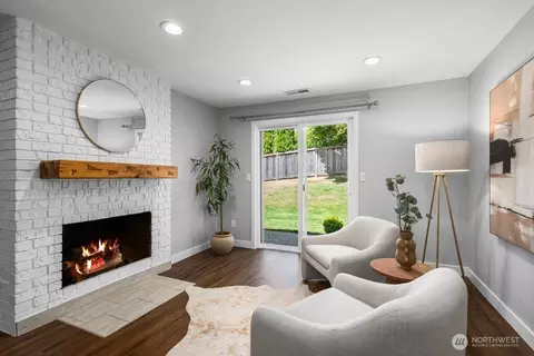 Living - 21515 4th Ave W #A71, Bothell, WA 98021 photo 1 of 2