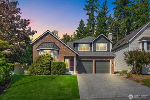 25610 SE 41st St, Issaquah, WA 98029
