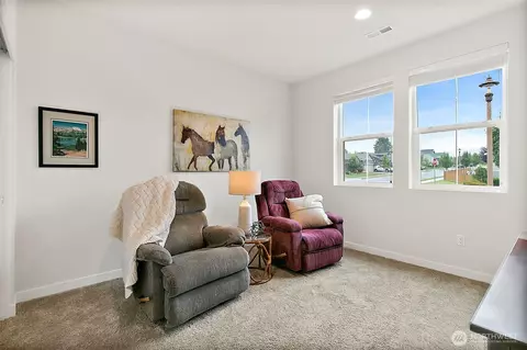 Bedroom - 1382 Boyle St, Enumclaw, WA 98022 photo 5 of 5