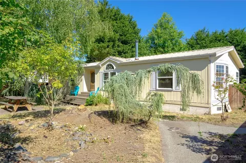 81 E Palmer St, Sequim, WA 98382 photo 2