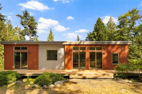 Exterior - 11 Pooh Pl, Eastsound, WA 98245 photo 4 of 12