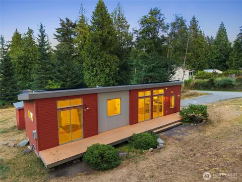 Exterior - 11 Pooh Pl, Eastsound, WA 98245 photo 3 of 12