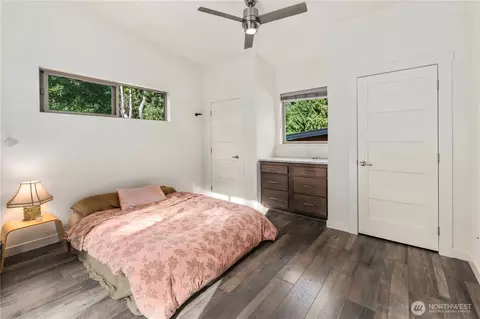 Bedroom - 11 Pooh Pl, Eastsound, WA 98245 photo 2 of 4