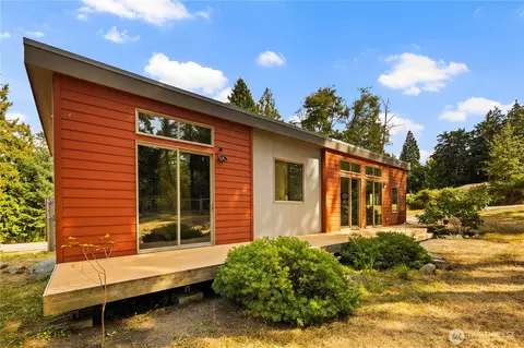 Exterior - 11 Pooh Pl, Eastsound, WA 98245 photo 5 of 12