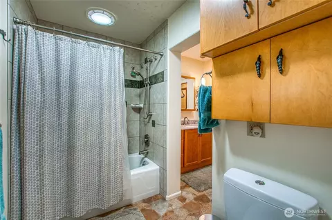 Bath - 239 Killebrew Lake Rd, Orcas Island, WA 98280 photo 2 of 3