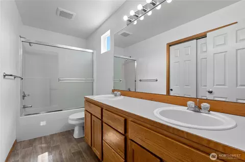 Bath - 408 Cedar Ave, Sultan, WA 98294 photo 3 of 3