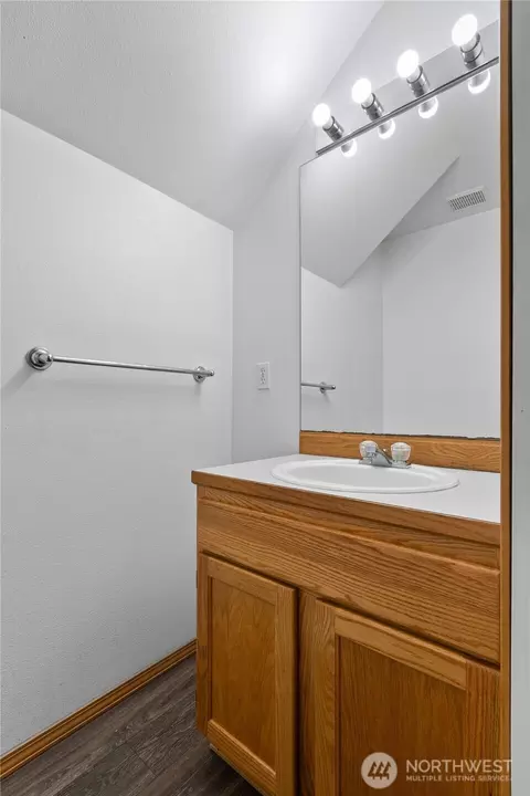 Bath - 408 Cedar Ave, Sultan, WA 98294 photo 1 of 3