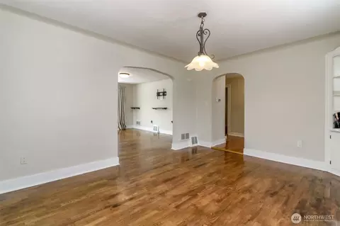 Living - 3208 Porter St, Enumclaw, WA 98022 photo 3 of 3