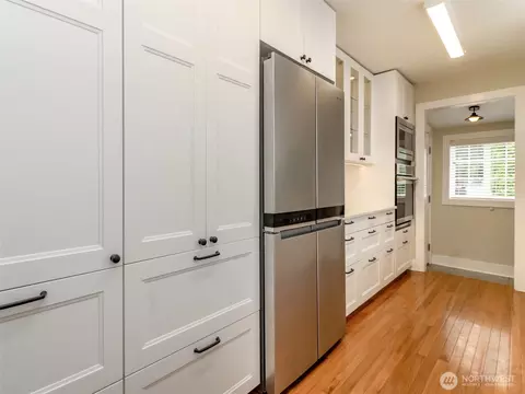 Kitchen - 3208 Porter St, Enumclaw, WA 98022 photo 2 of 4