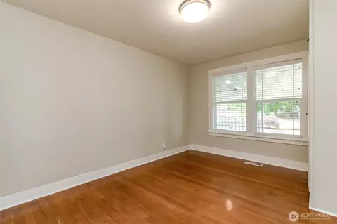 Bedroom - 3208 Porter St, Enumclaw, WA 98022 photo 1 of 7