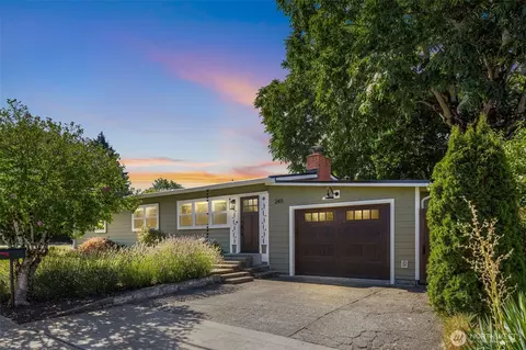 2411 NE 7th St, Renton, WA 98056
