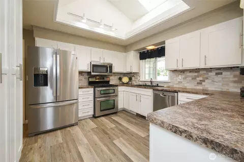 406 W 2nd St, Everson, WA 98247 photo 12