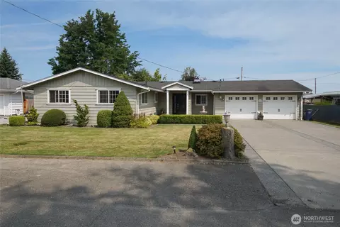 406 W 2nd St, Everson, WA 98247 photo 2
