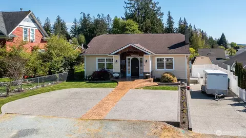 8220 Cedarhome Dr, Stanwood, WA 98292