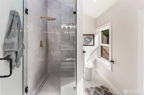 Bath - 2167 Boyer Ave E, Seattle, WA 98112 photo 6 of 6