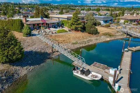 5575 Coquitlam Dr, Blaine, WA 98230