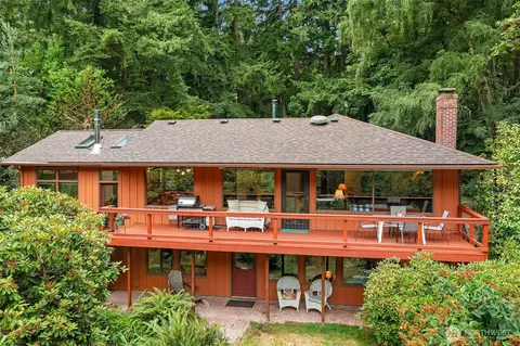 17218 90th Ave SW, Vashon, WA 98070