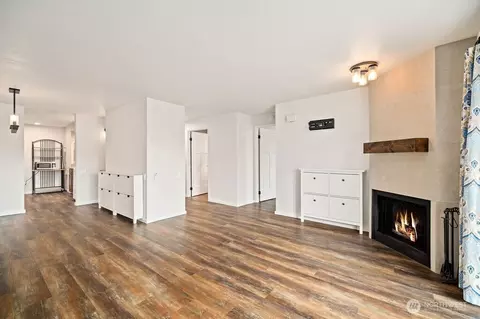 132 Summit Ave N #C1, Kent, WA 98030