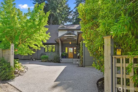 7763 Hansen Rd NE, Bainbridge Island, WA 98110