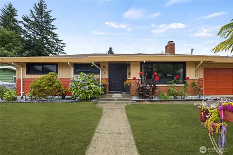 813 Jefferson Ave NE, Renton, WA 98056