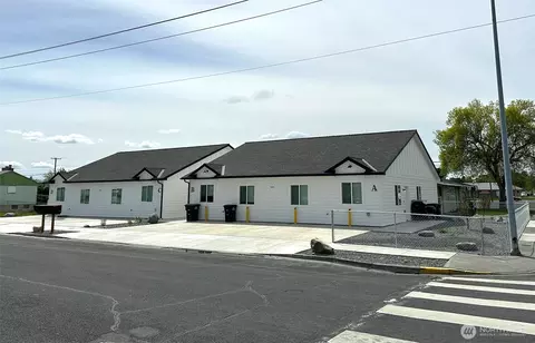 504 S Alder St, Moses Lake, WA 98837