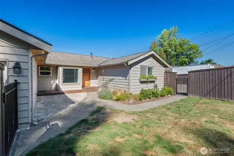 21845 15th Ave S, Des Moines, WA 98198