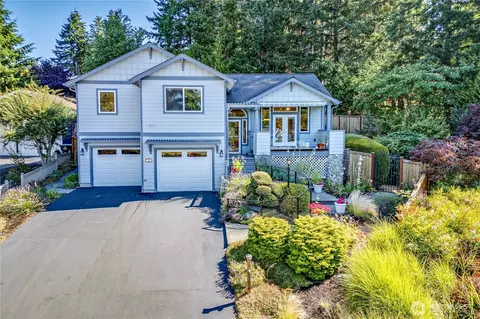 324 Bromley Pl NW, Bainbridge Island, WA 98110