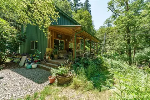 145 Wooden Bridge Rd, Kalama, WA 98625