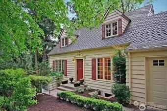 10607 NE 110th St, Kirkland, WA 98033