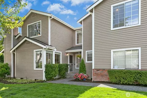 24325 SE 41st Ln #61, Issaquah, WA 98029