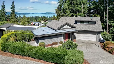 1207 Adams St, Steilacoom, WA 98388