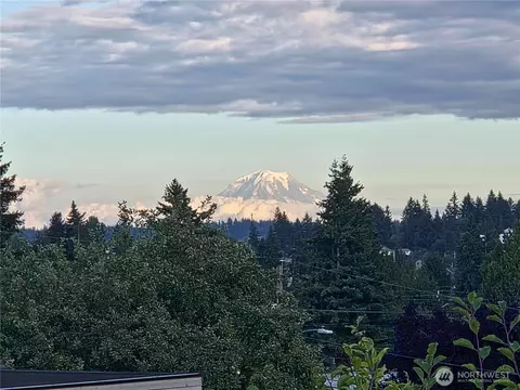 2915 17th St, Bremerton, WA 98312
