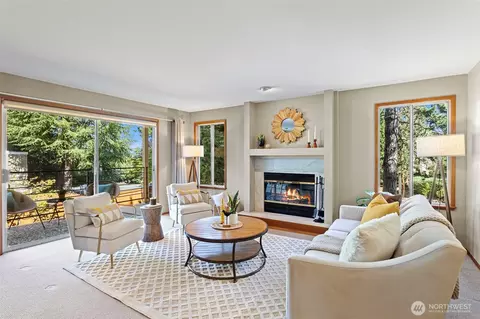 6717 110th Ave NE #A4, Kirkland, WA 98033