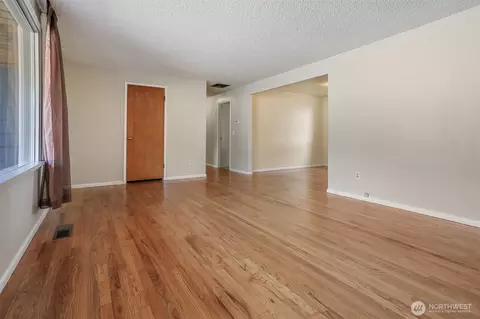 5626 Beverly Ln, Everett, WA 98203 photo 4