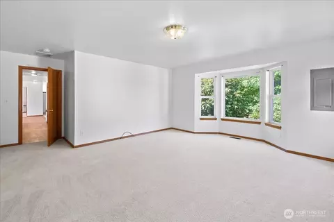 Living - 42008 254th Ave SE, Enumclaw, WA 98022 photo 7 of 7