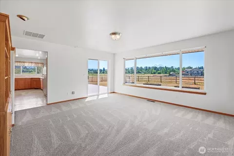 Living - 42008 254th Ave SE, Enumclaw, WA 98022 photo 5 of 7