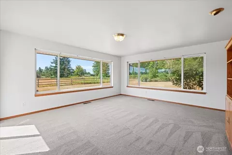 Living - 42008 254th Ave SE, Enumclaw, WA 98022 photo 3 of 7