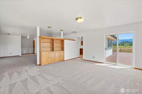 Living - 42008 254th Ave SE, Enumclaw, WA 98022 photo 6 of 7