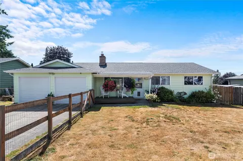 5704 61st Dr NE, Marysville, WA 98270