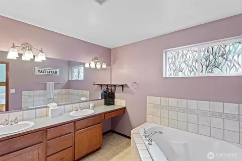 Bath - 20518 196th Avenue Ct E, Orting, WA 98360 photo 3 of 3