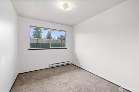 Bedroom - 17118 20th Ave E, Spanaway, WA 98387 photo 4 of 5