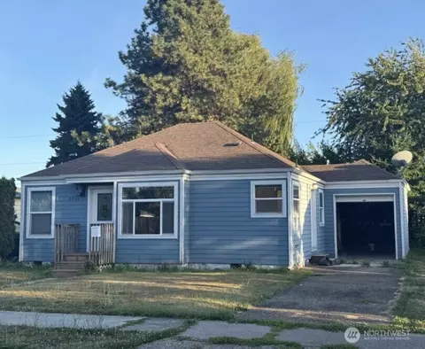 2933 Garfield St, Longview, WA 98632